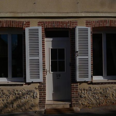 Le Relais De Montigny Apartment Exterior photo
