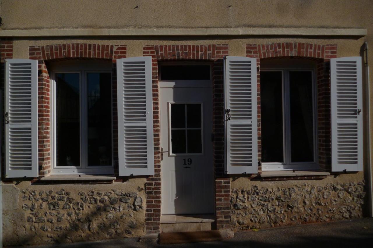 Le Relais De Montigny Apartment Exterior photo