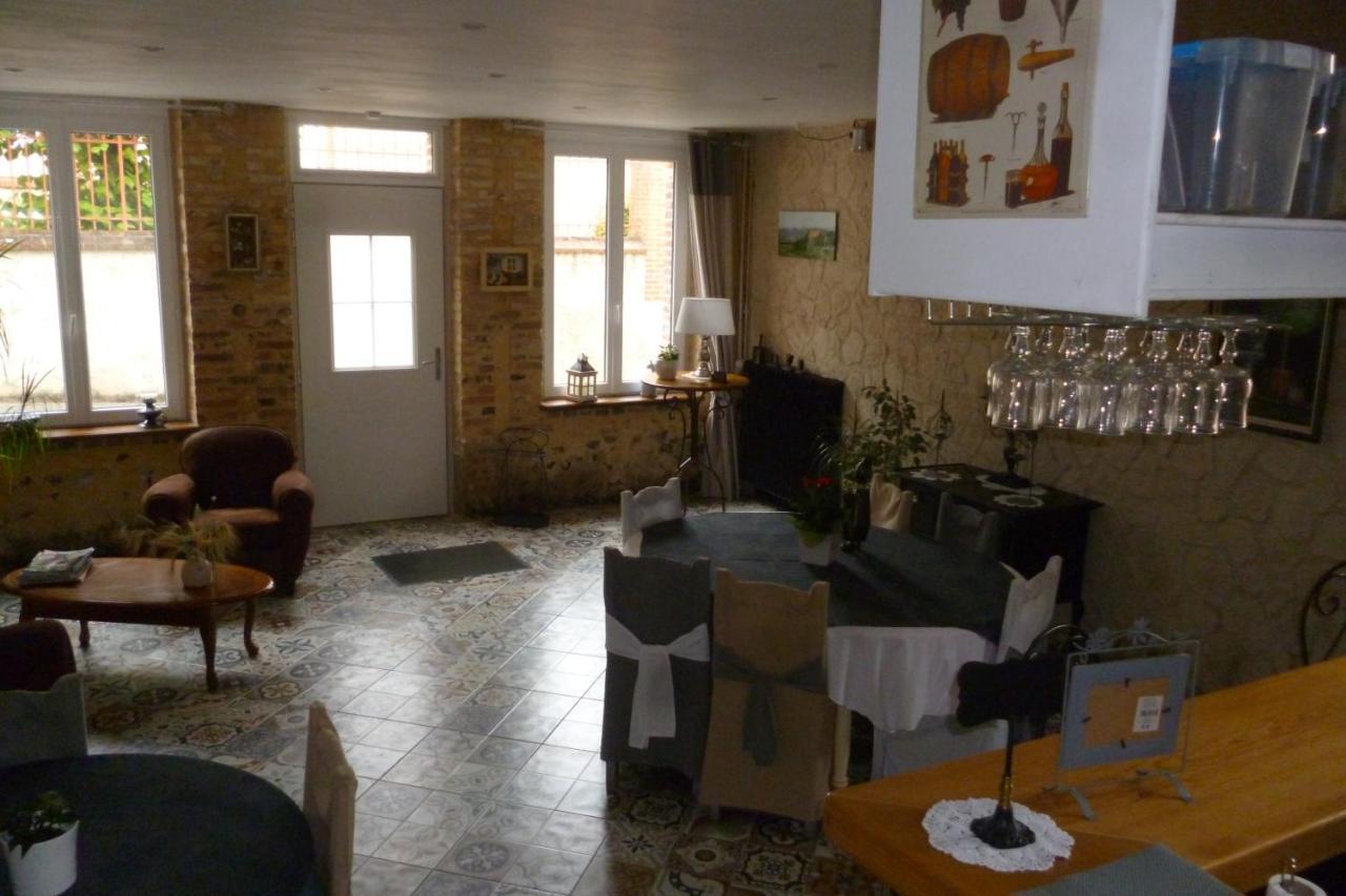 Le Relais De Montigny Apartment Exterior photo